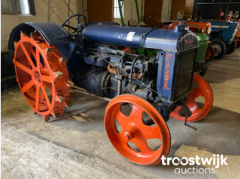 Tractor Fordson: foto 1
