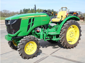 Tractor nuevo John Deere 3028EN - New / Unused: foto 1