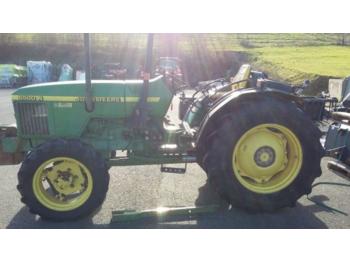 Tractor John Deere 5500N: foto 1