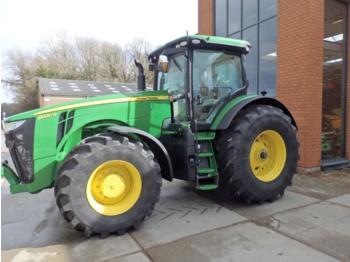 Tractor John Deere 8320 R E 23: foto 1