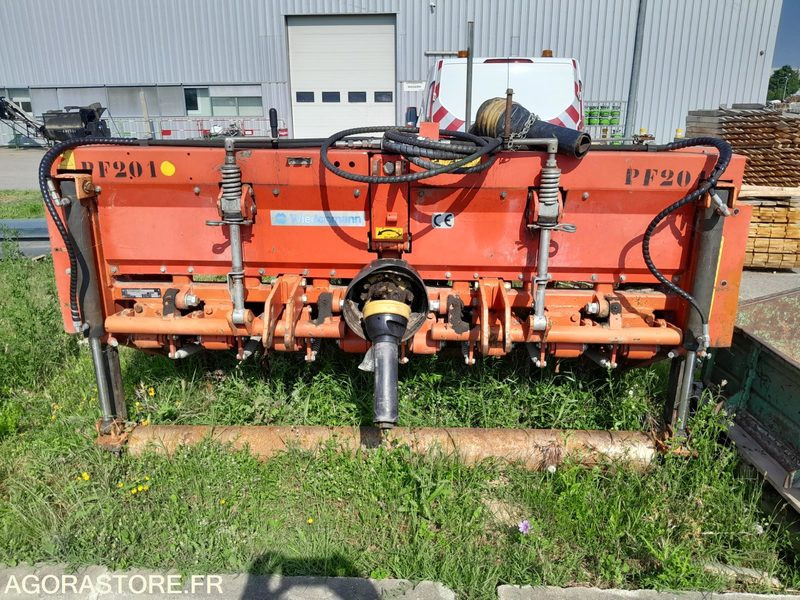 Maquinaria de jardinería Décompacteur Wiedenmann (PF201)