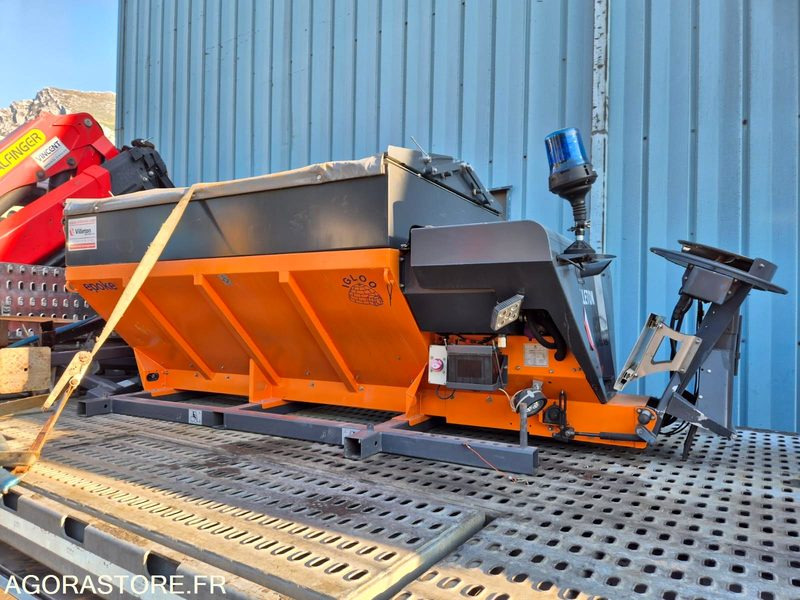 Maquinaria de jardinería SALEUSE EPOKE S2400 ES 2014 AVEC MOTEUR AUXILIAIRE