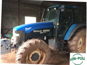 Tractor New Holland 8260 DC: foto 1