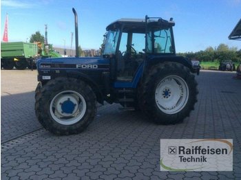 Tractor New Holland 8340: foto 1