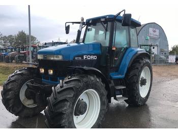 Tractor New Holland 8770: foto 1