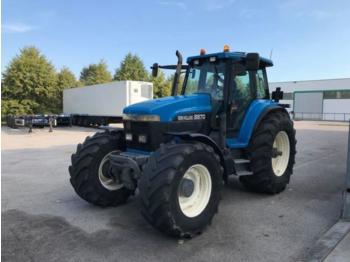 Tractor New Holland G 210: foto 1