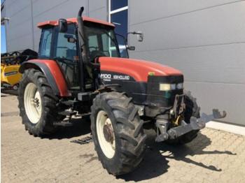 Tractor New Holland M 100: foto 1