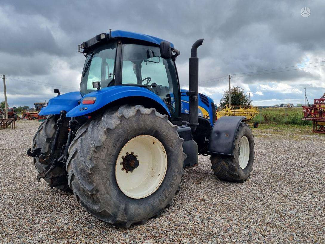 Tractor New Holland T8040: foto 4