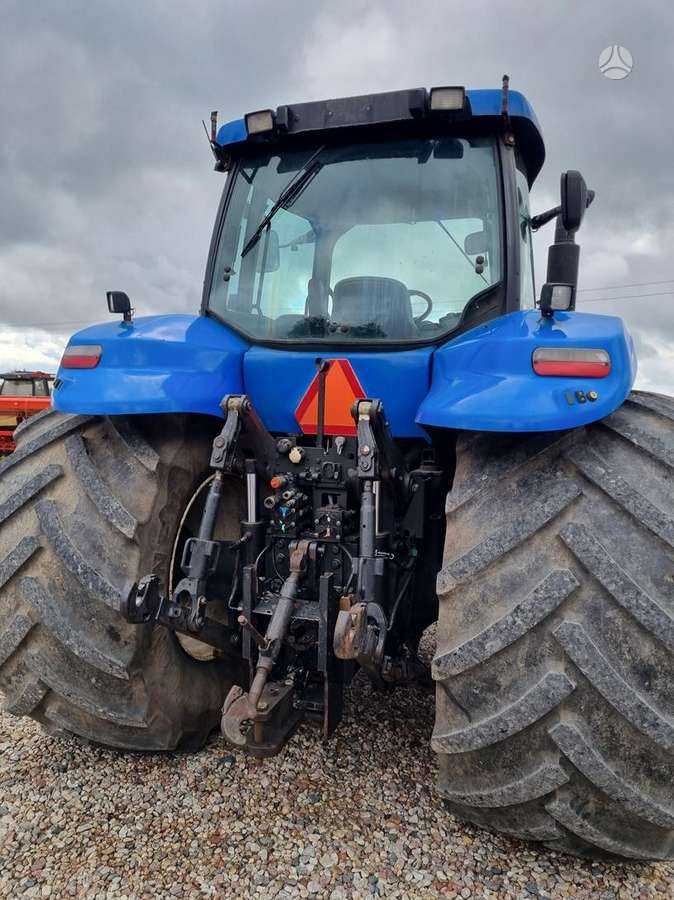 Tractor New Holland T8040: foto 6