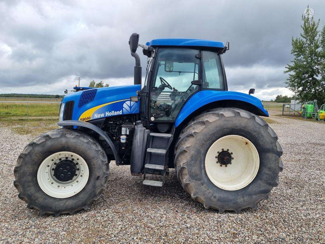 Tractor New Holland T8040: foto 8