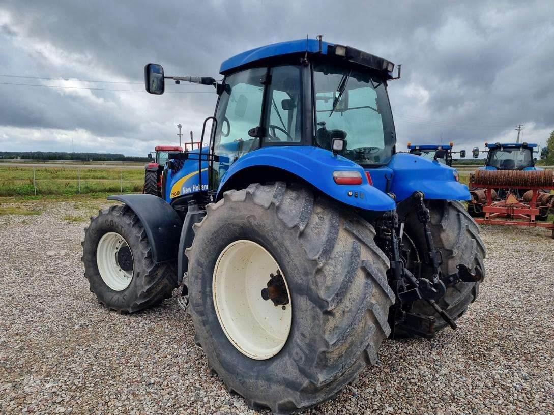 Tractor New Holland T8040: foto 7