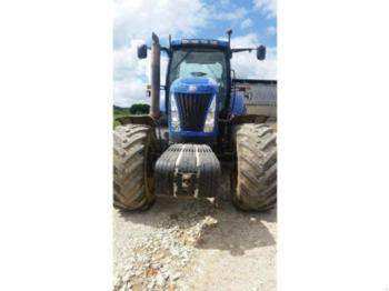 Tractor New Holland T 8030: foto 1