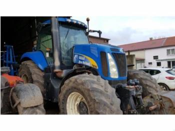Tractor New Holland T 8030: foto 1