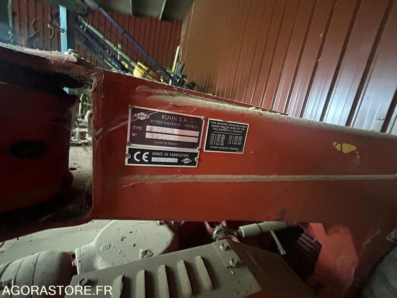 Segadora FAUCHEUSE TRAINEE KUHN FC300G 1995 AVEC CONDITIONNEUR