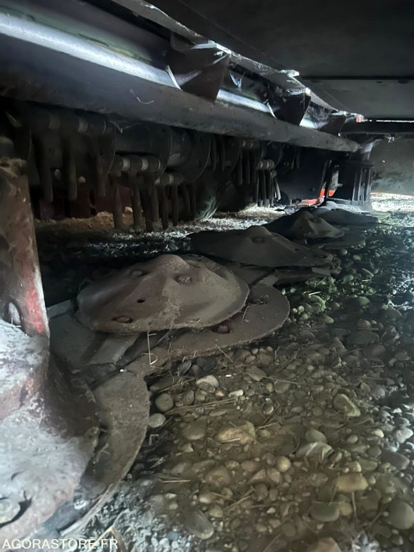 Segadora FAUCHEUSE TRAINEE KUHN FC300G 1995 AVEC CONDITIONNEUR