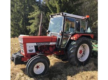 International 844  - Tractor