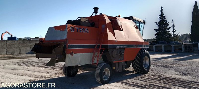 Tractor Moissonneuse DANIA 7200