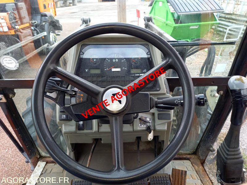 Tractor TRACTEUR MASSEY FERGUSON 6245  4X4