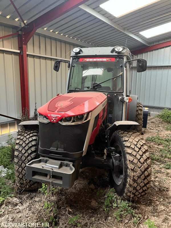Tractor TRACTEUR MASSEY FERGUSSON 3WF75 - 2024 / 100 HEURES
