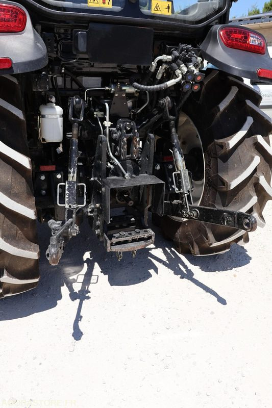 Tractor Tracteur Lovol M504 cabine avec équipements 111h 2023