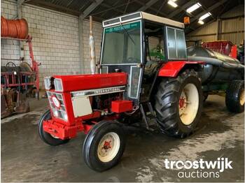 International 644 - tractor agrícola
