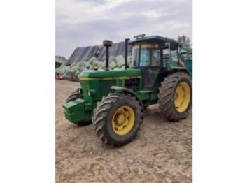 Tractor agrícola John Deere 3640