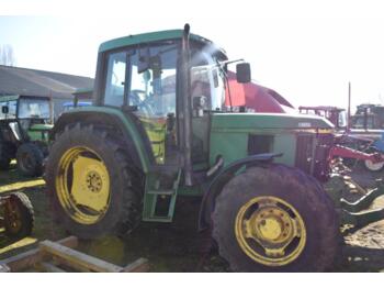 John Deere 6310 - tractor agrícola