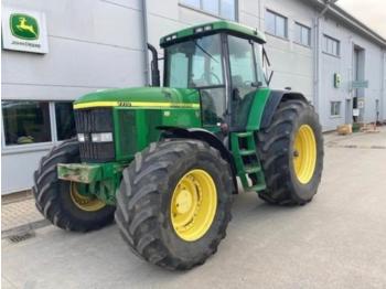 Tractor agricola John Deere 7710