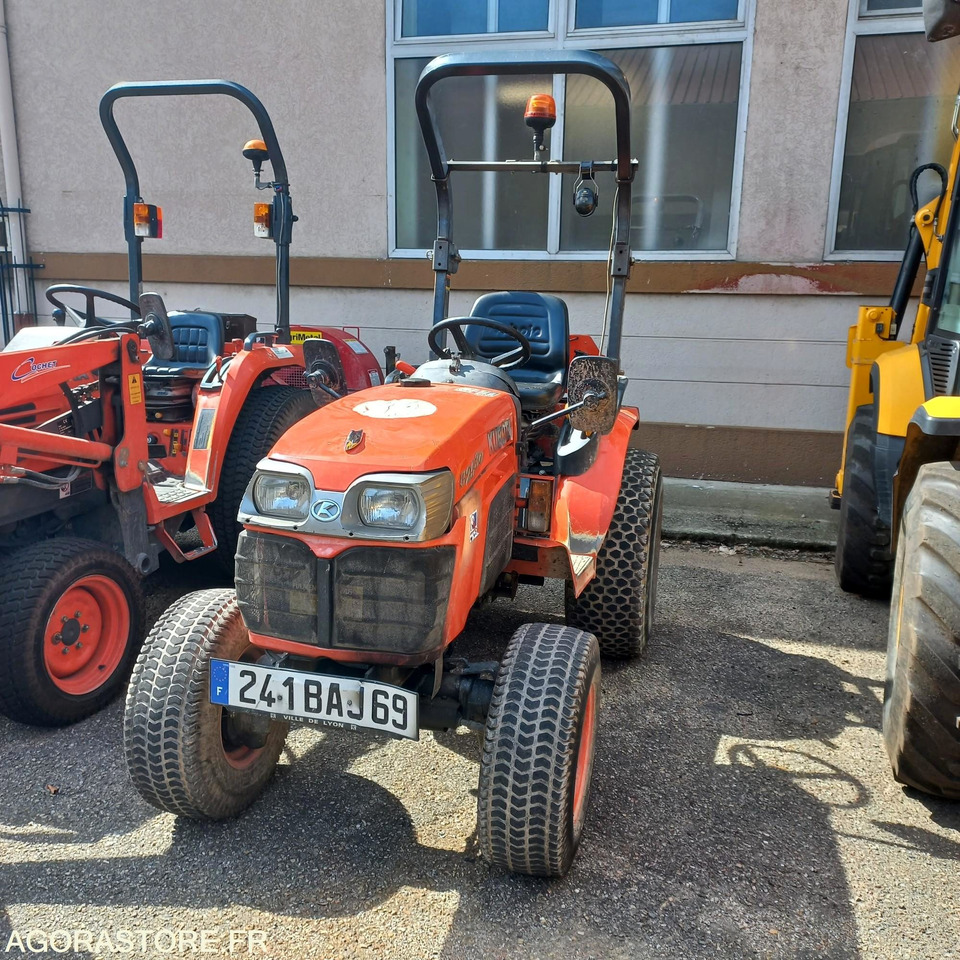 Tractor tracteur  kubota B2530