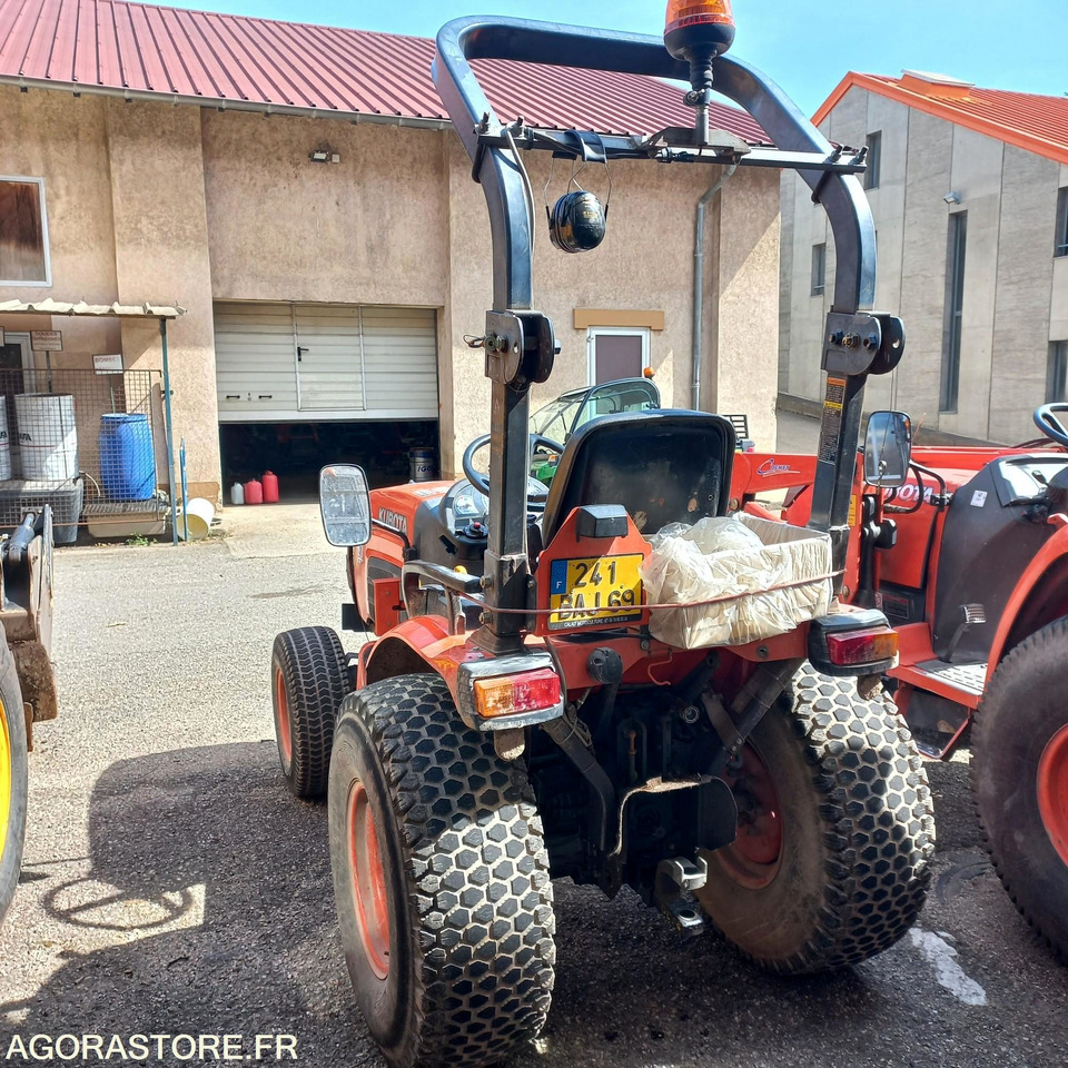Tractor tracteur  kubota B2530
