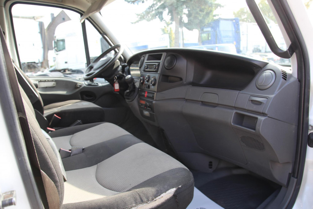 Camión con plataforma elevadora Iveco Daily 70-170   EEV  VDT-170-F  20 m  2 Pers.Korb