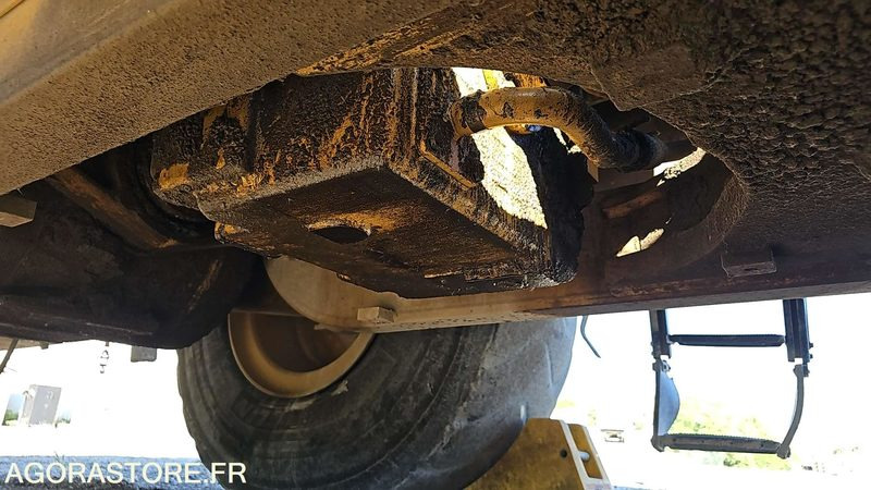 Cargadora CHARGEUR SUR PNEUS CATERPILLAR 966K - 2014 / env 16 800 HEURES