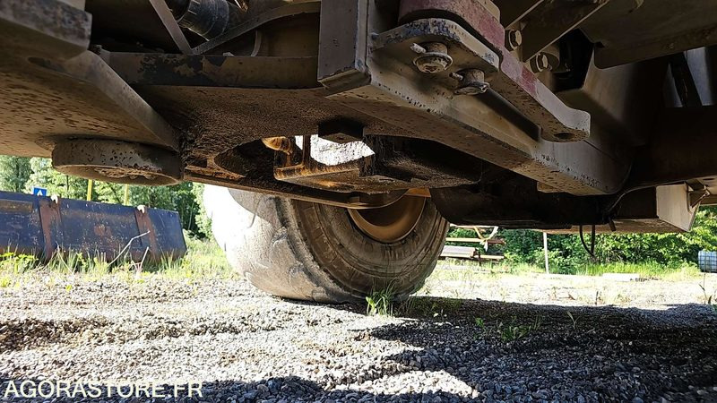 Cargadora CHARGEUR SUR PNEUS CATERPILLAR 966K - 2014 / env 16 800 HEURES
