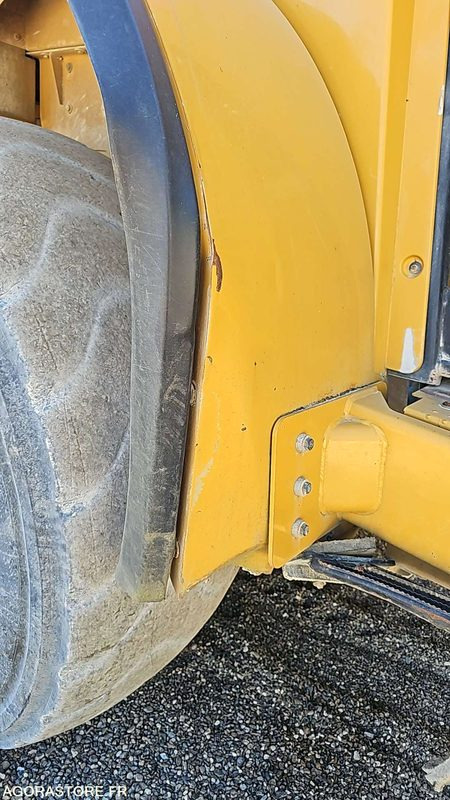 Cargadora CHARGEUR SUR PNEUS CATERPILLAR 966K - 2014 / env 16 800 HEURES
