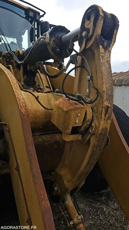 Cargadora CHARGEUR SUR PNEUS CATERPILLAR 972K - 2013 / 12 577 HEURES