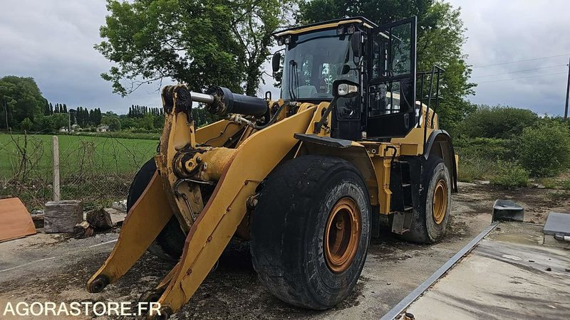 Cargadora CHARGEUR SUR PNEUS CATERPILLAR 972K - 2013 / 12 577 HEURES