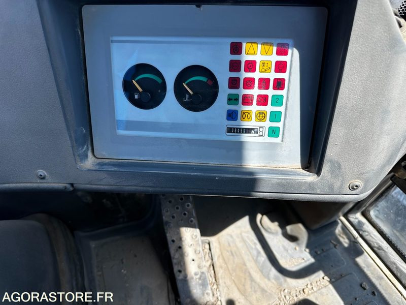 Cargadora CHARGEUSE LIEBHERR L506 - 2008 / 8896 HEURES (MN407)