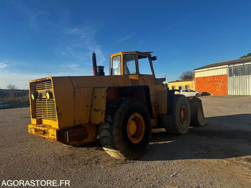 Cargadora Hanomag B16