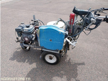 Equipo de construcción  Machine à peinture routière
