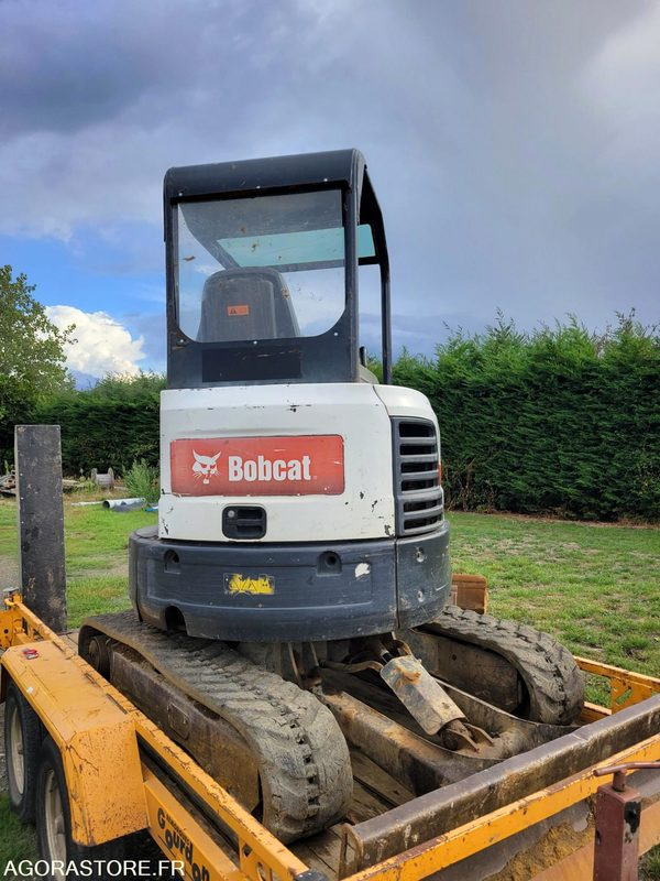 Excavadora BOBCAT E26 2015