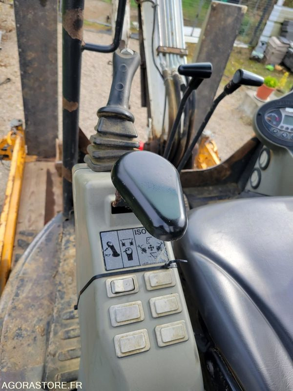 Excavadora BOBCAT E26 2015