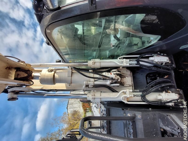 Excavadora HITACHI 140