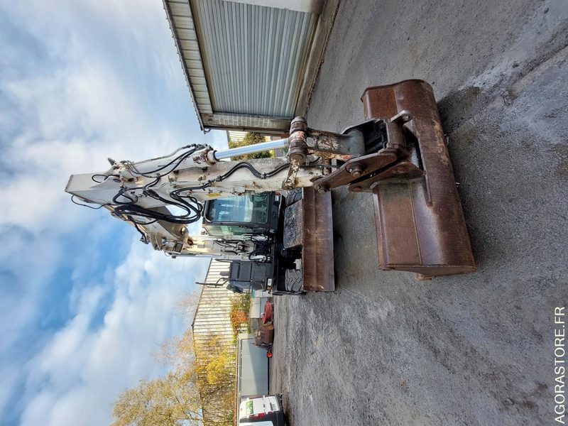 Excavadora HITACHI 140