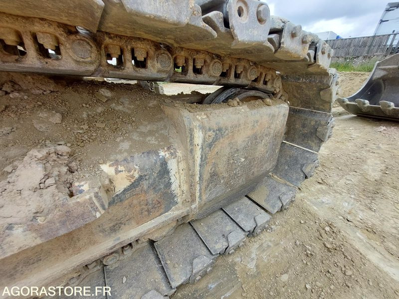 Excavadora PELLE A CHENILLES  VOLVO EC 240 NLC - 2011 / 12 568 HEURES