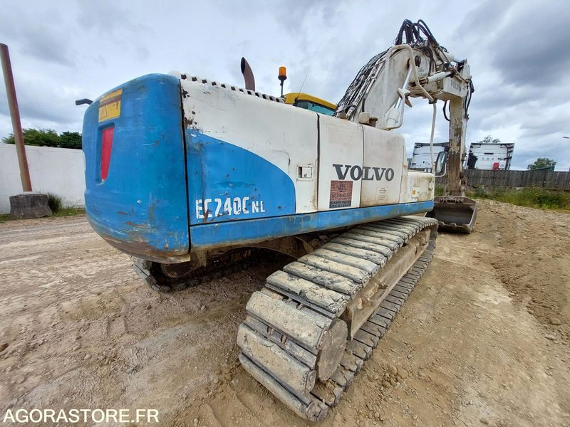 Excavadora PELLE A CHENILLES  VOLVO EC 240 NLC - 2011 / 12 568 HEURES