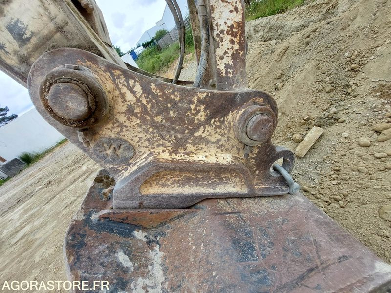 Excavadora PELLE A CHENILLES  VOLVO EC 240 NLC - 2011 / 12 568 HEURES