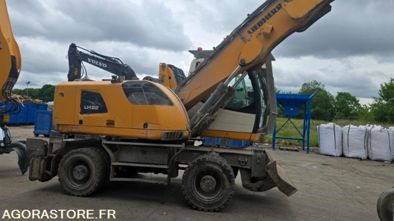 Excavadora PELLE DE MANUTENTION SUR ROUE - LH22M LITRONIC LIEBHERR - 2017 / 12 053 HEURES