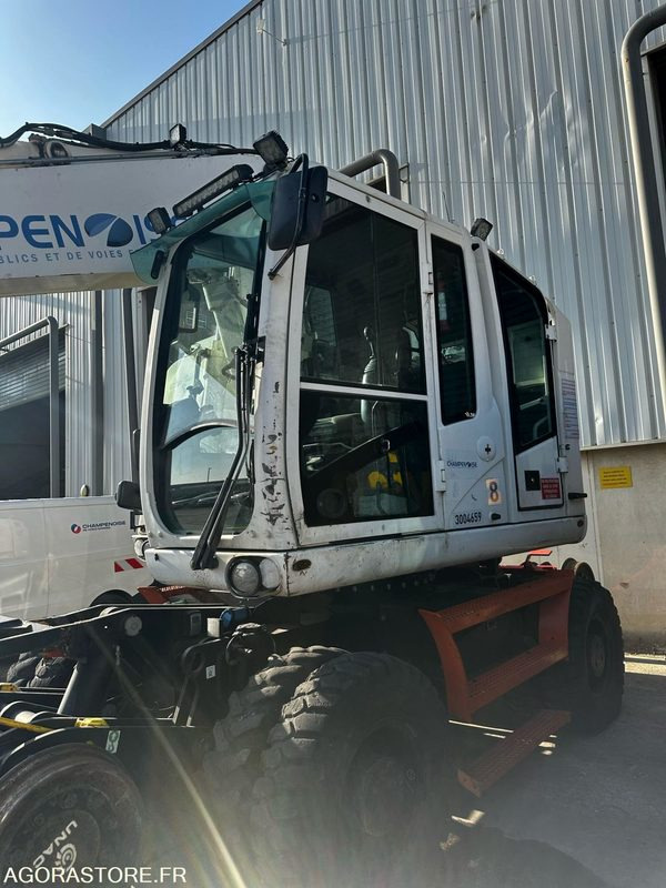 Excavadora PELLE RAIL ROUTE - UNAC - 22 TRR UP2 - 2016 / 7922 HEURES