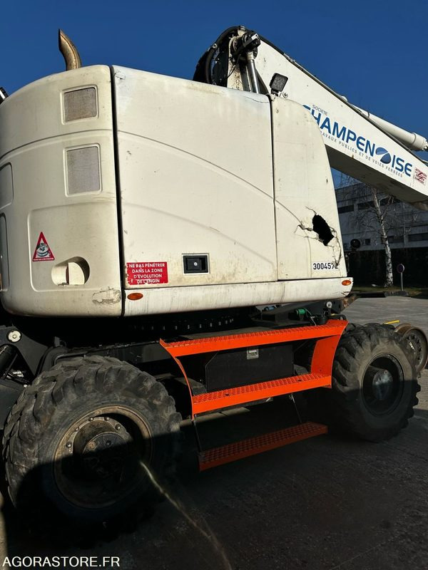 Excavadora PELLE RAIL ROUTE - UNAC - 22 TRR UP2 - 2016 / 7922 HEURES