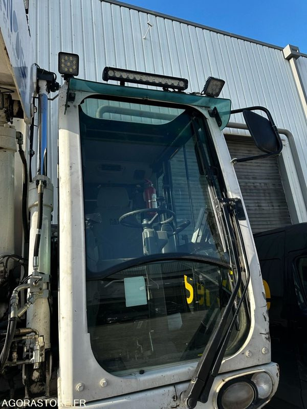Excavadora PELLE RAIL ROUTE - UNAC - 22 TRR UP2 - 2016 / 7922 HEURES